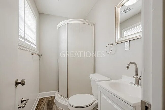 Building Photo - 3026 Gleason Ave