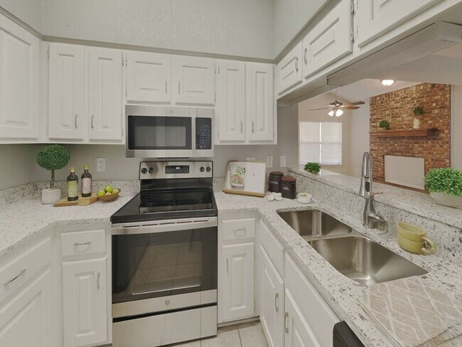 Foto del edificio - 702 Monique Ct