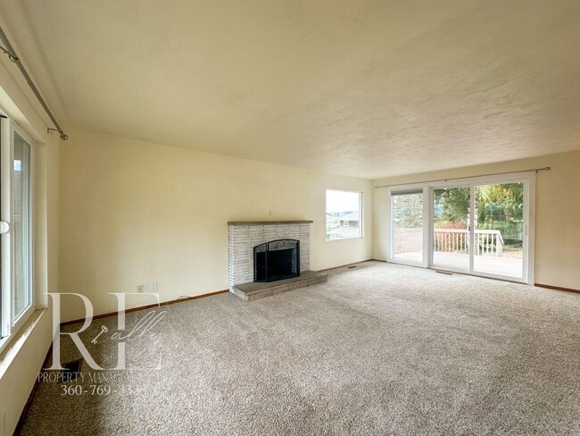 Photo - Enjoy Breathtaking Sunsets in the Heart of... House