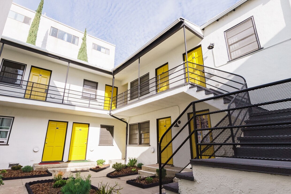 944 Tiverton fully renovated unit in Los... Apartments in Los