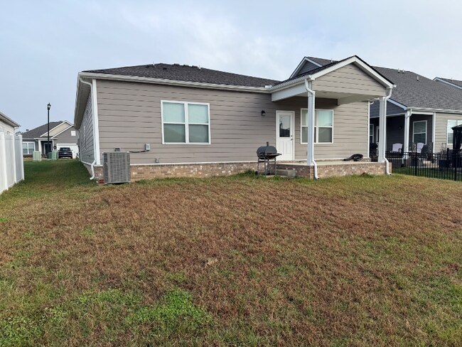 Foto del edificio - 3717 Clementine Ln