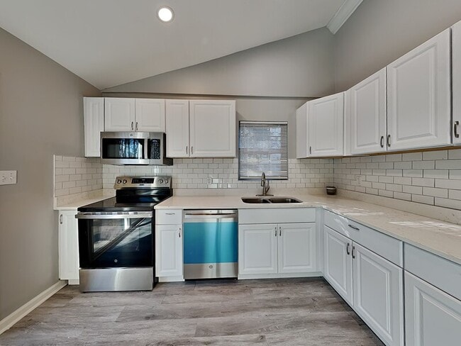 Foto del edificio - 5835 Brenda Dr