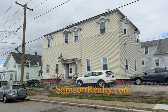 Building Photo - 224 Juniper St