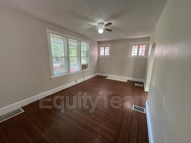 Photo - 835 Greenwich Ave House