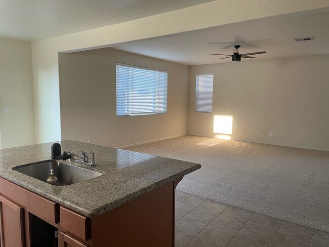livingroom - 256 W Portales Dr