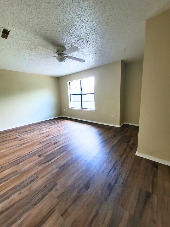 Foto del edificio - 725 Beverly Ln