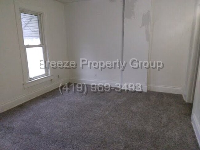 Building Photo - 1434 N Ontario St