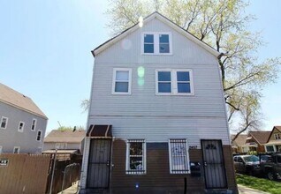 Building Photo - 2457 W 47th Pl