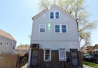 Building Photo - 2457 W 47th Pl