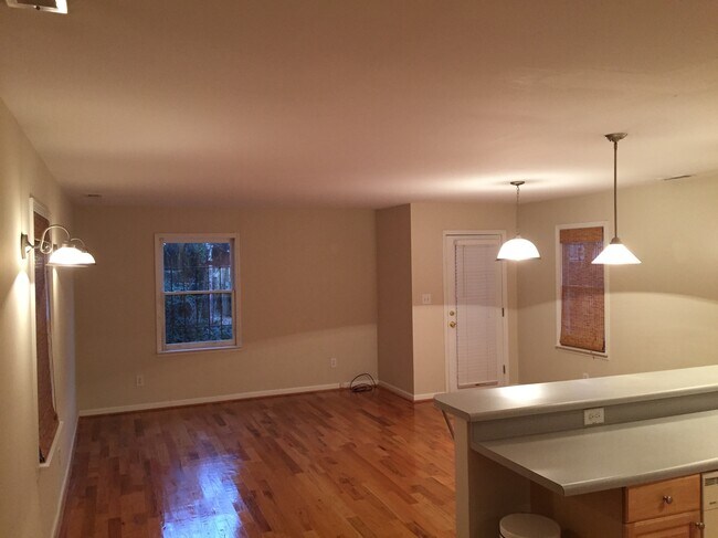 Foto del edificio - 685 Garibaldi St SW