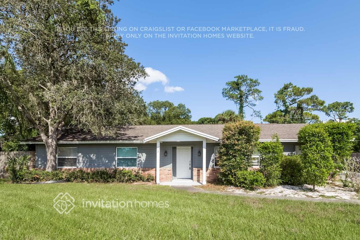 Primary Photo - 112 Cottesmore Cir W