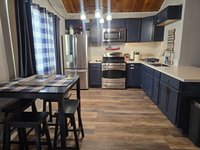 Foto del edificio - 2108 4th Ln