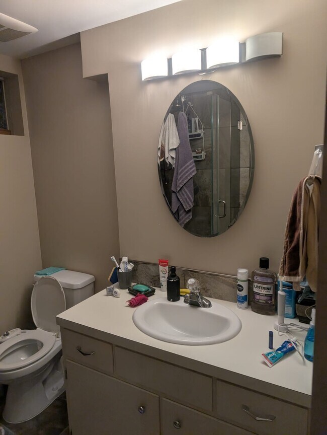 Photo du bâtiment - 4619 113A St NW