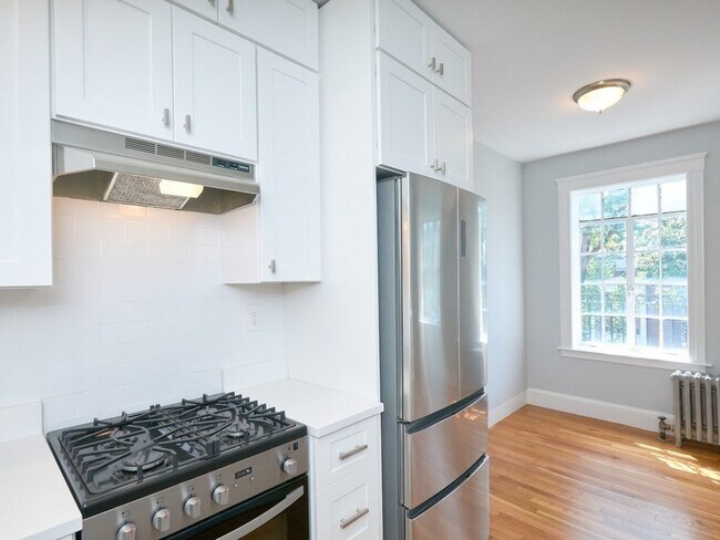 Building Photo - 42 Linnaean St
