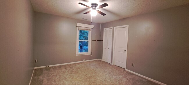 Foto del edificio - 2501 Saint Christopher Cir SW