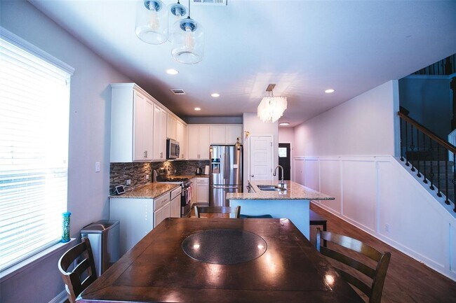 Building Photo - 11700 Harpster Bend