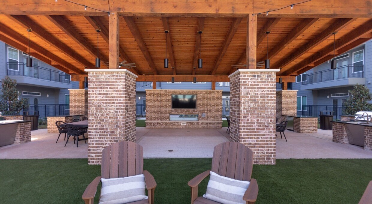 Foto principal - 11111 Nexus Ave.