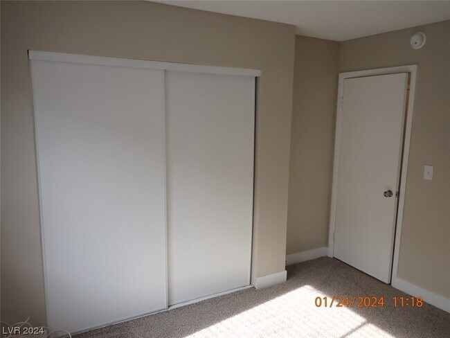 Foto del edificio - 4571 Carriage Park Dr