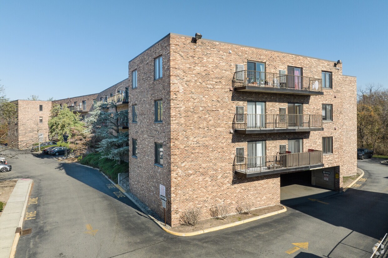 99 Teaneck Rd, Ridgefield Park, NJ 07660 Apartments in Ridgefield