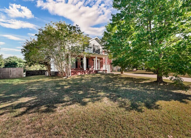 Building Photo - 3 Bedroom Pet Friendly Home For Rent With Extra Large Bonus Room!