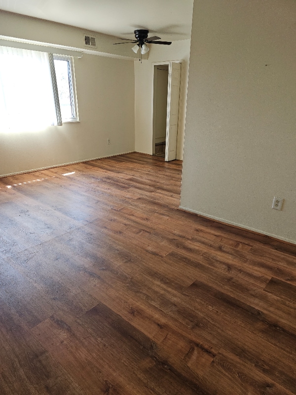 Building Photo - 3300 Kenmore Rd