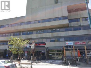 Building Photo - 720 Spadina Ave.