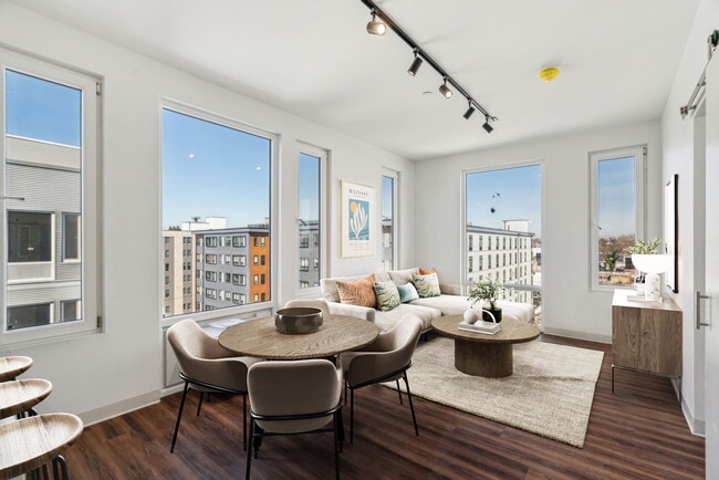 Building Photo - The Felix