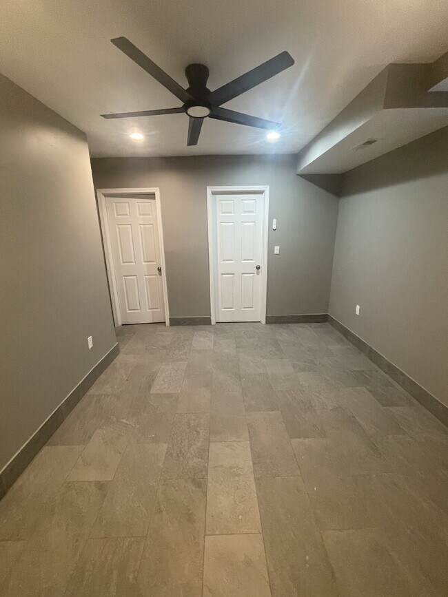 Foto del edificio - 3 Bedroom Fresh Renovation in Leetsdale!