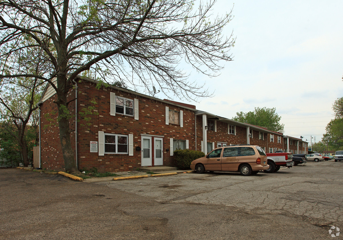 Primary Photo - 3960 W Erie Ave