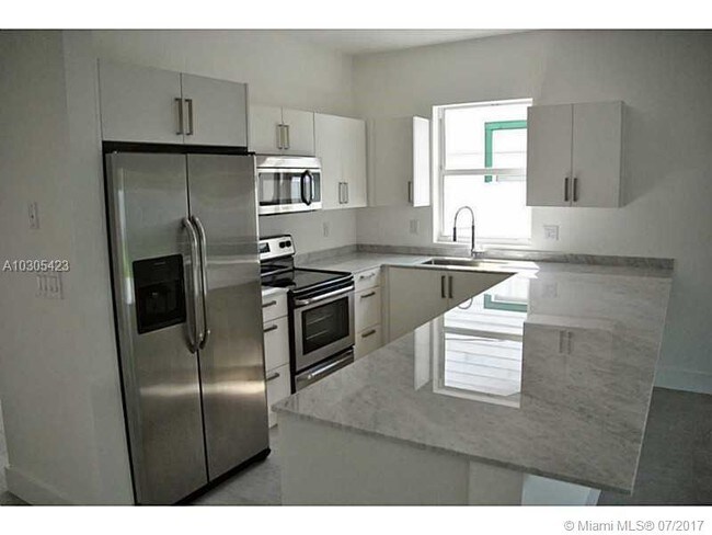 Foto del edificio - 3663 SW 15th St