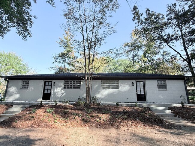 Foto del edificio - Renovated 2BR/1BA For Rent