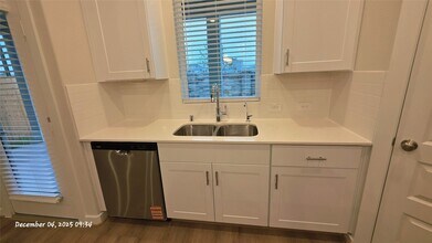 Building Photo - 2173 Bay Breeze Dr