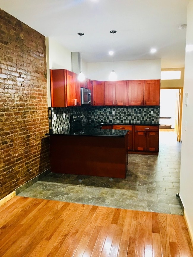 Building Photo - 208 Wyckoff Ave