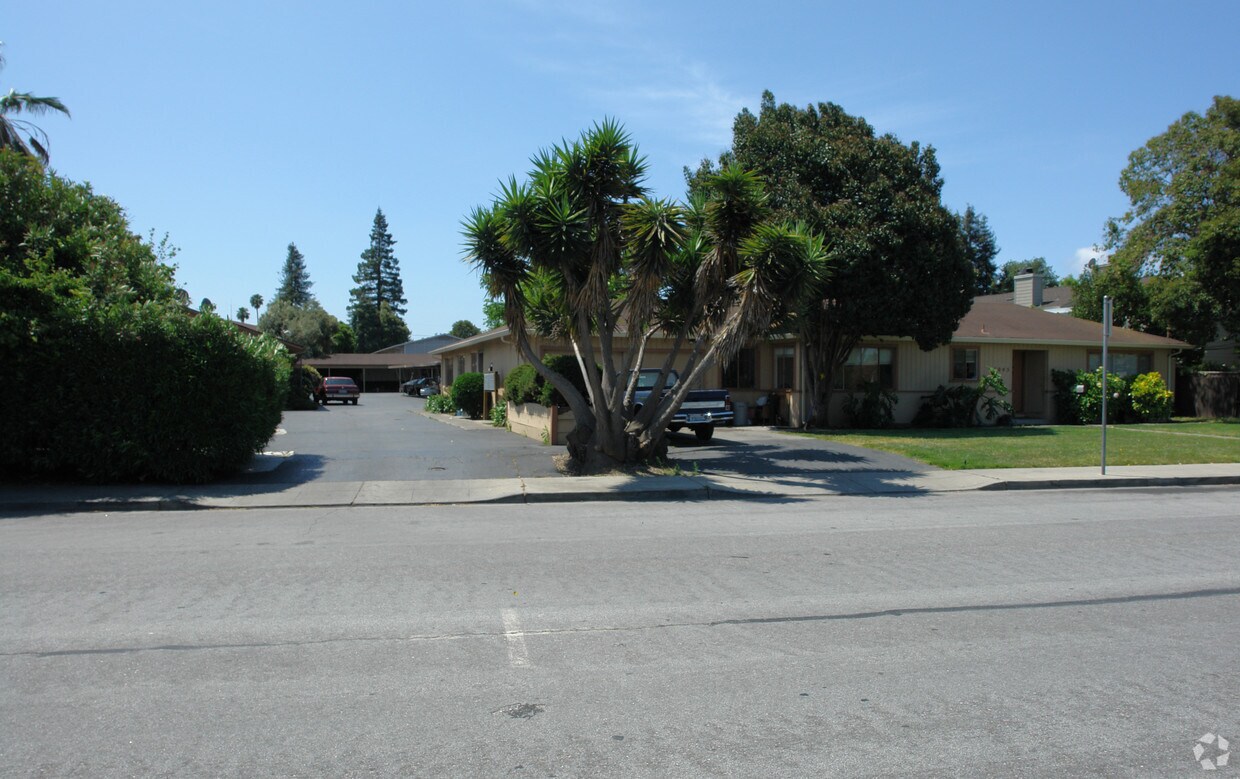 Foto del edificio - 2035 Plymouth