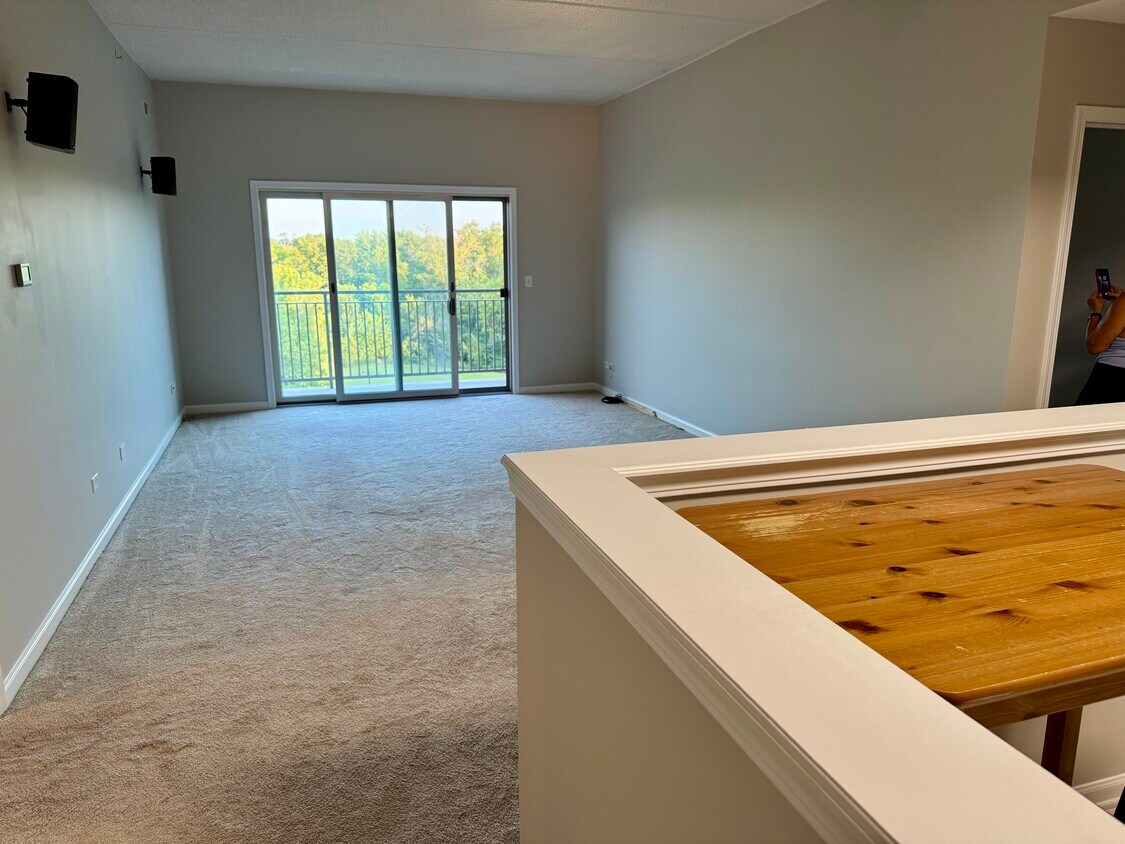 Foto principal - 125 Lakeview Dr