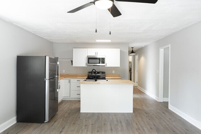 Foto del edificio - 922 Hampton Ave NW