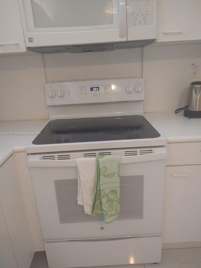 Building Photo - 9341 Collins Ave