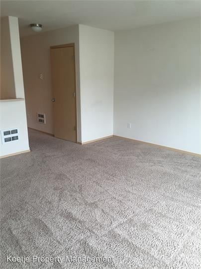 Foto del edificio - 1225 N Oak Harbor Rd