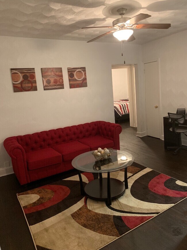 Foto del edificio - 811 E 30th St