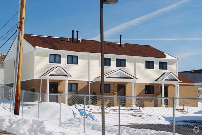 Primary Photo - Villas at Water's Edge