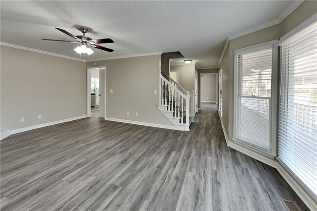 Foto del edificio - 308 Golden Ct