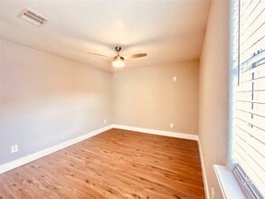 Building Photo - 11130 Hanning Ln