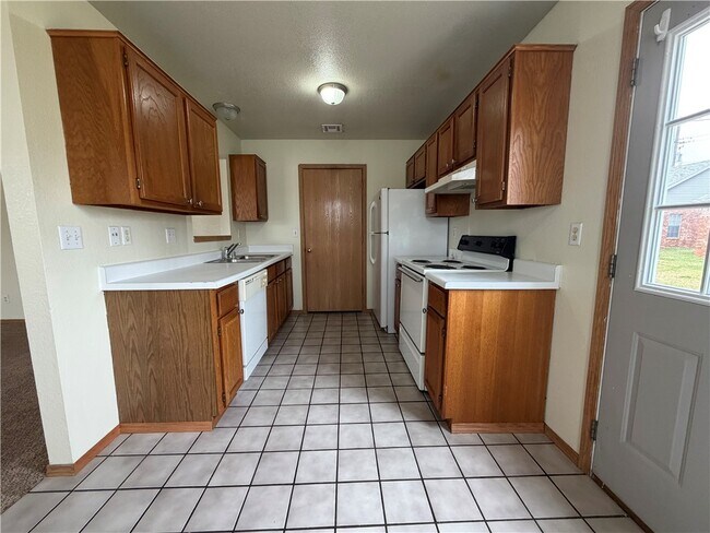 Foto del edificio - 607 N Main St