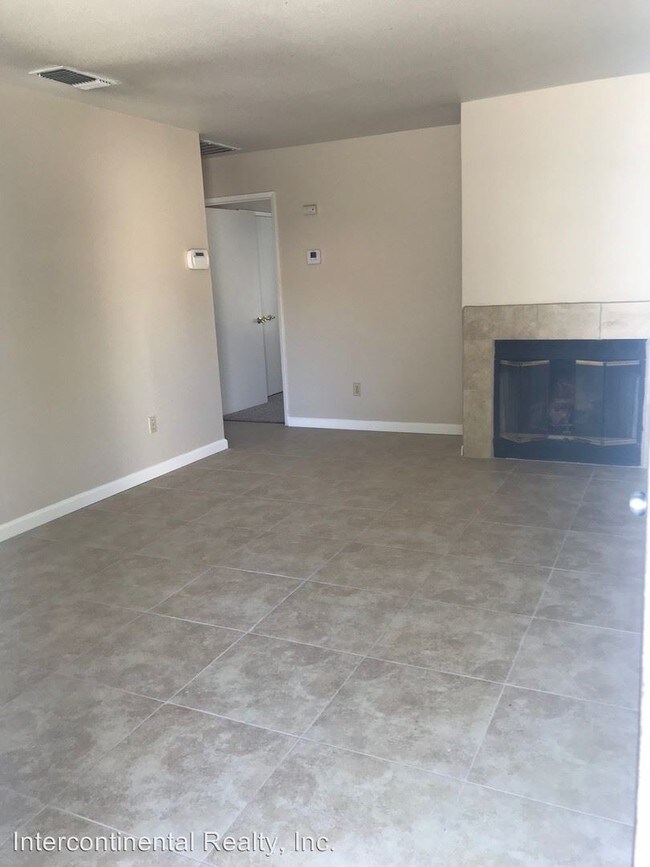Foto del edificio - 3110 Brookside Dr