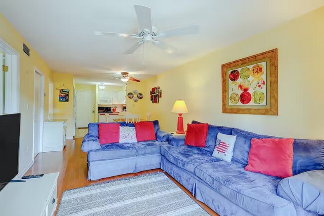 Foto del edificio - 45 Folly Field Rd