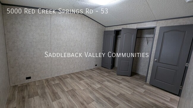 Foto del edificio - 5000 Red Creek Springs Rd