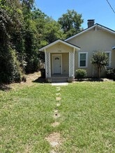 Building Photo - 1110 Troupe St