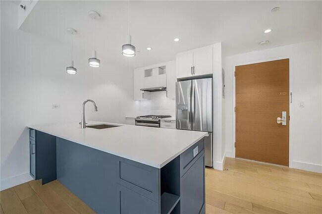 Building Photo - 133 Beach 116th St