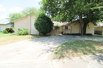 Building Photo - 4724 Oakfield Way