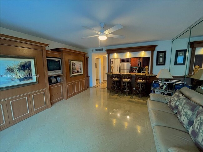 Building Photo - 3505 S Ocean Dr